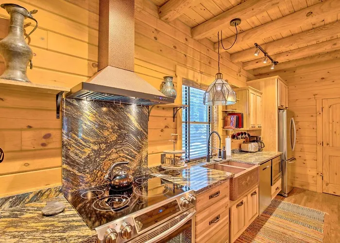 Luxury Mountain W/ Furnished Deck + Views! Holiday home Loma Linda