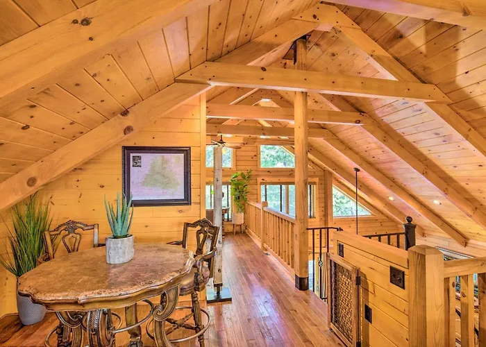 Luxury Mountain W/ Furnished Deck + Views! Holiday home Loma Linda