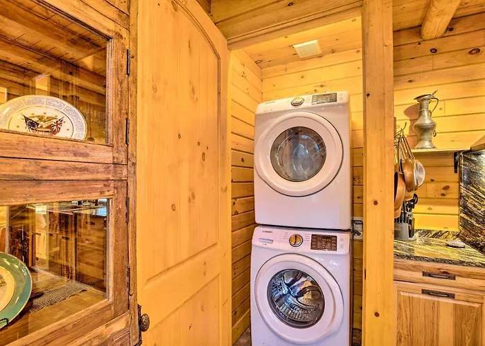 Holiday home Luxury Mountain W/ Furnished Deck + Views! *