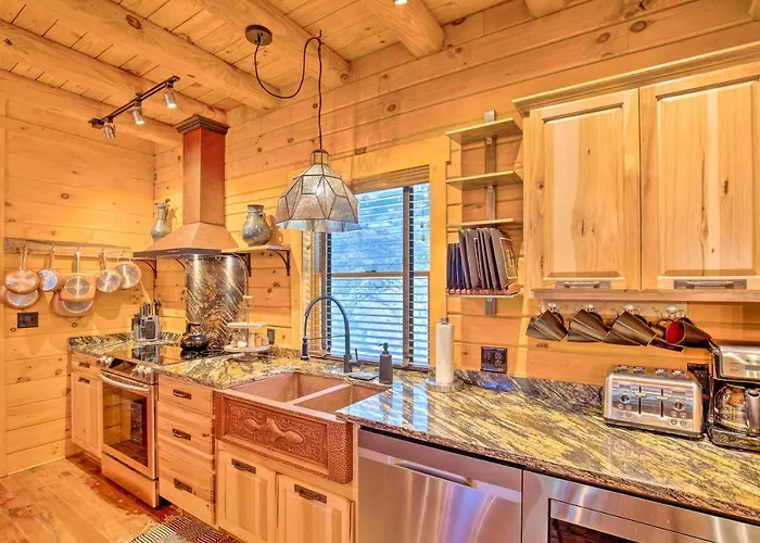 Luxury Mountain W/ Furnished Deck + Views!