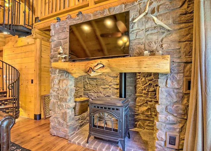 Holiday home Luxury Mountain W/ Furnished Deck + Views! *