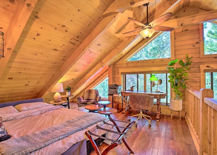 Luxury Mountain W/ Furnished Deck + Views!