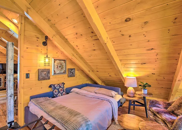 Luxury Mountain W/ Furnished Deck + Views! Holiday home *